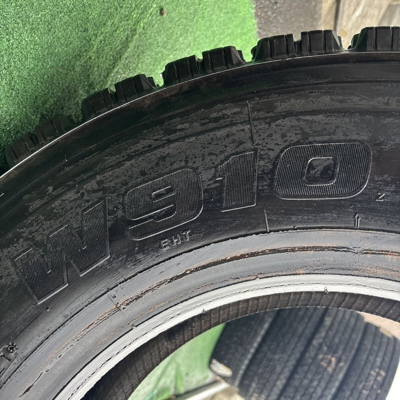 265/70R19.5 BRIDGESTONE W910 中古スタッドレス　1本:12000円