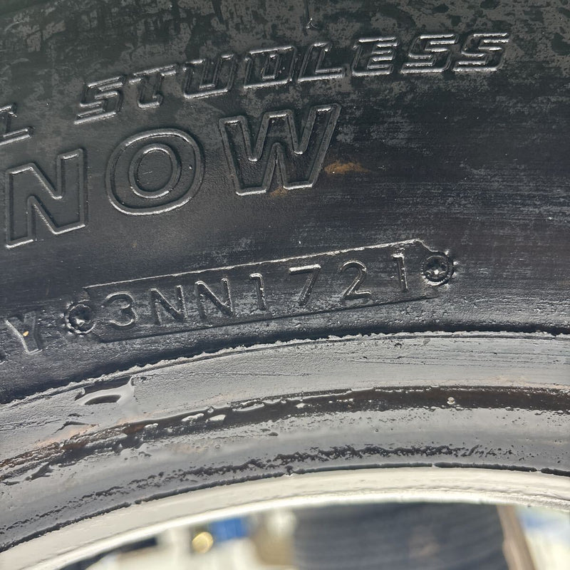 265/70R19.5 BRIDGESTONE W910 中古スタッドレス　1本:12000円