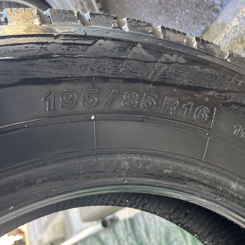 195/85R16 YOKOHAMA, LT752R 激安美品　2022年製 1本:5,500円