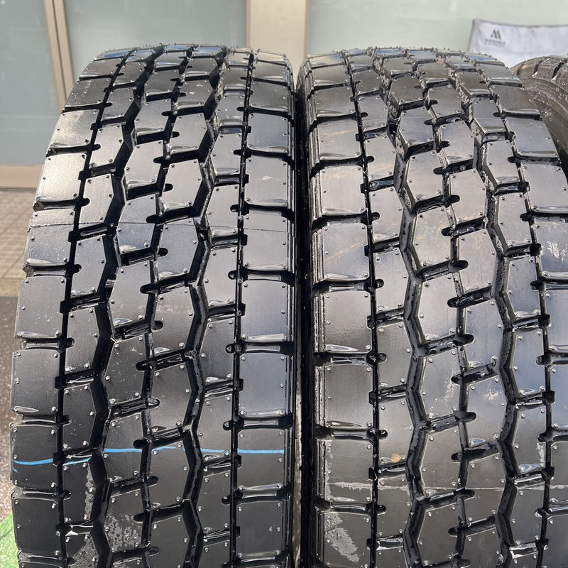 245/70R19.5 M636 再生ミックスタイヤ　ほぼ新品　2本＋1本セット:35000円