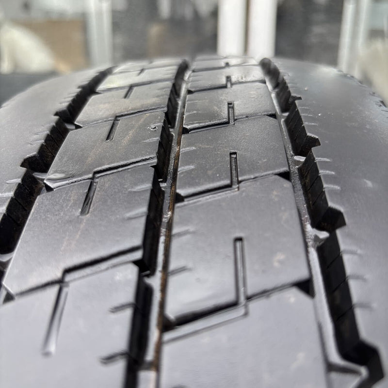 205/70R17.5 LT ブリヂストン R207 中古夏タイヤ 1本:6000円