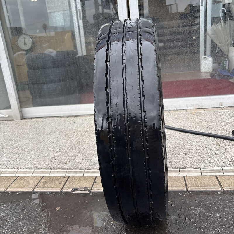 205/85R16 ヨコハマ LT151R 中古夏タイヤ 1本:6000円