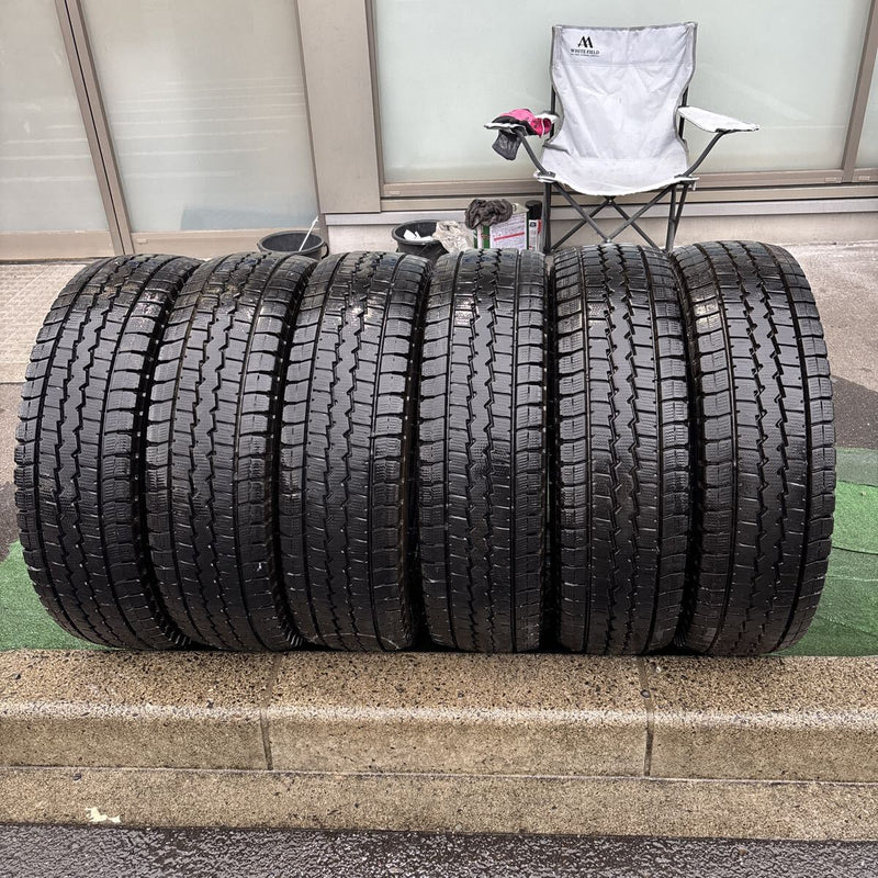 205/75R16 113/111L LT DUNLOP WMLT03 中古スタッドレスタイヤ６本セット:40000円