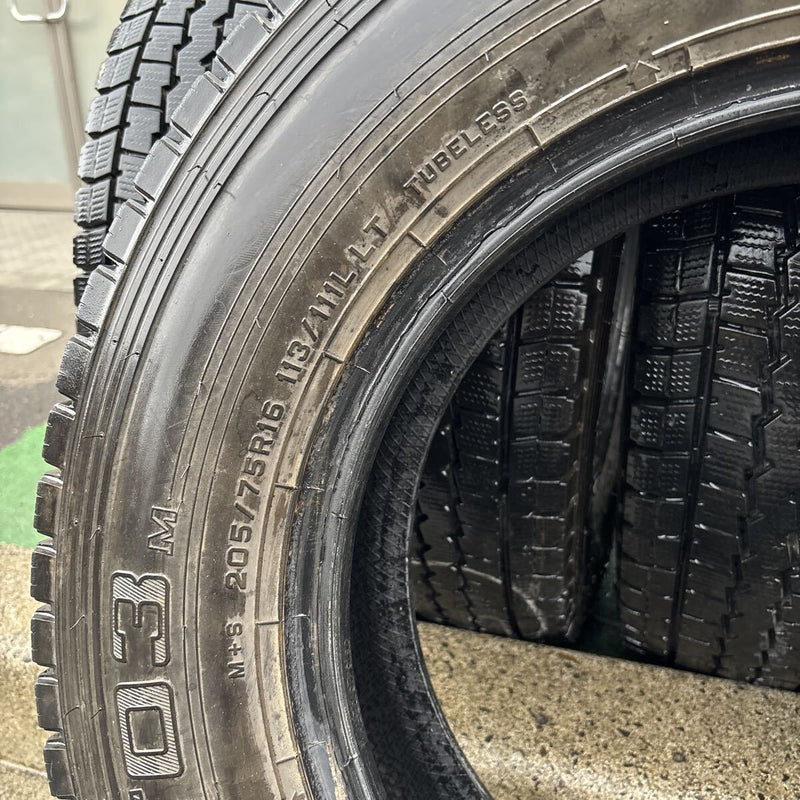 205/75R16 113/111L LT DUNLOP WMLT03 中古スタッドレスタイヤ６本セット:40000円