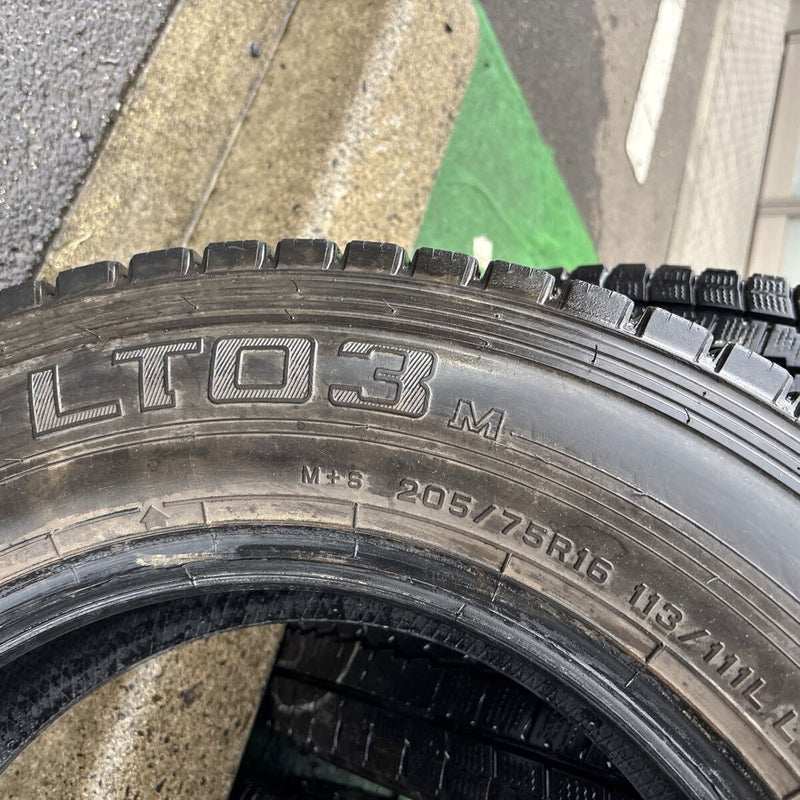205/75R16 113/111L LT DUNLOP WMLT03 中古スタッドレスタイヤ６本セット:40000円