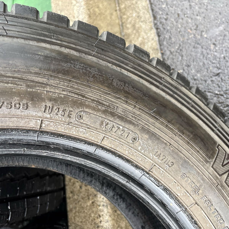 205/75R16 113/111L LT DUNLOP WMLT03 中古スタッドレスタイヤ６本セット:40000円