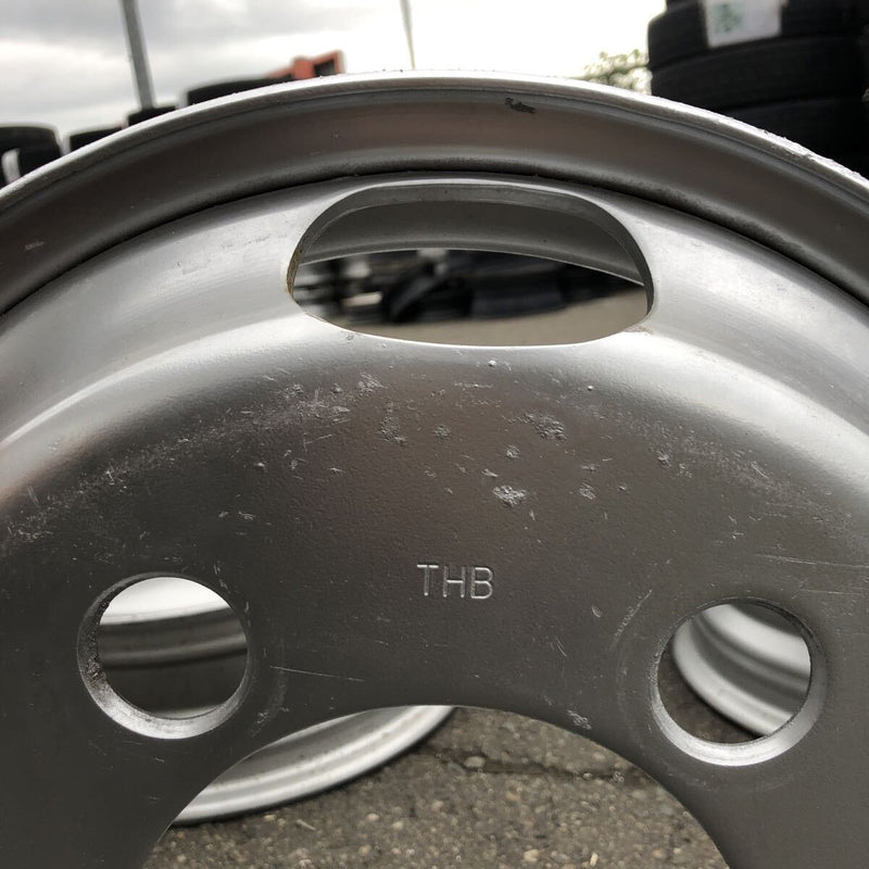 アルミホイール　 15×5J、 5穴（195/75R15などのトラックタイヤ使用) 6本セット：21500円