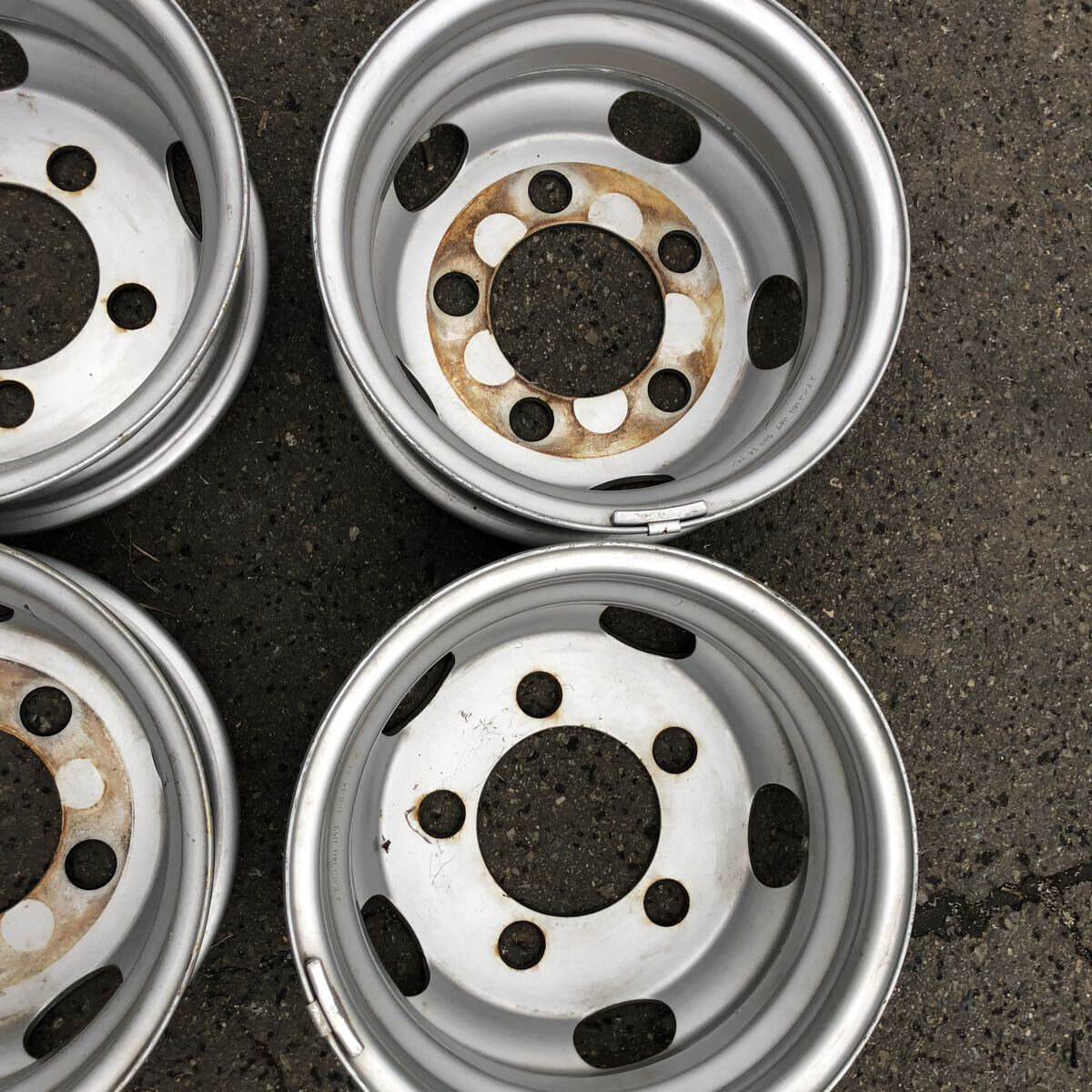 アルミホイール 15×5J、 5穴（195/75R15などのトラックタイヤ使用) 6本