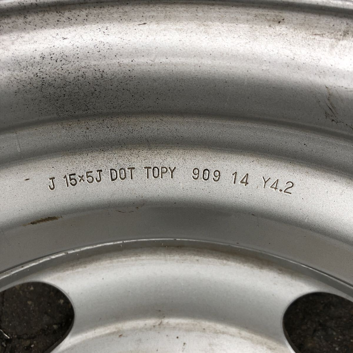 アルミホイール 15×5J、 5穴（195/75R15などのトラックタイヤ使用) 6本