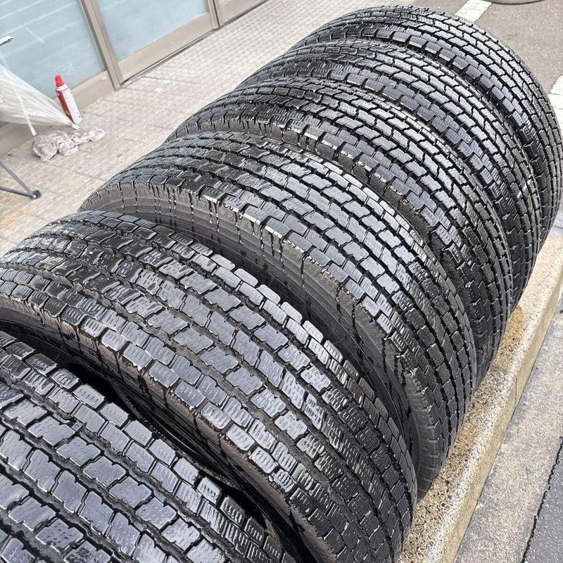 205/85R16 117/115L 12PR YOKOHAMA、IG91 中古スタッドレスタイヤ６本セット　48000円