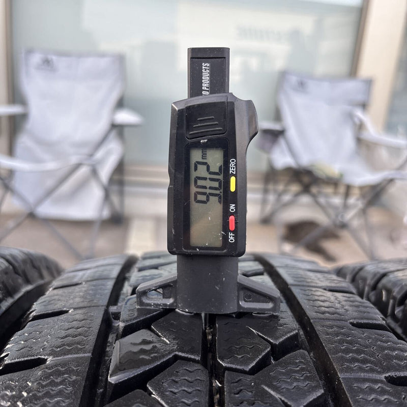205/70R16 BRIDGESTONE W979 中古スタッドレス　６本セット:41000円