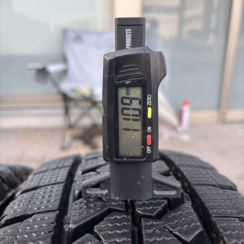 205/70R16 BRIDGESTONE W979 中古スタッドレス　６本セット:41000円