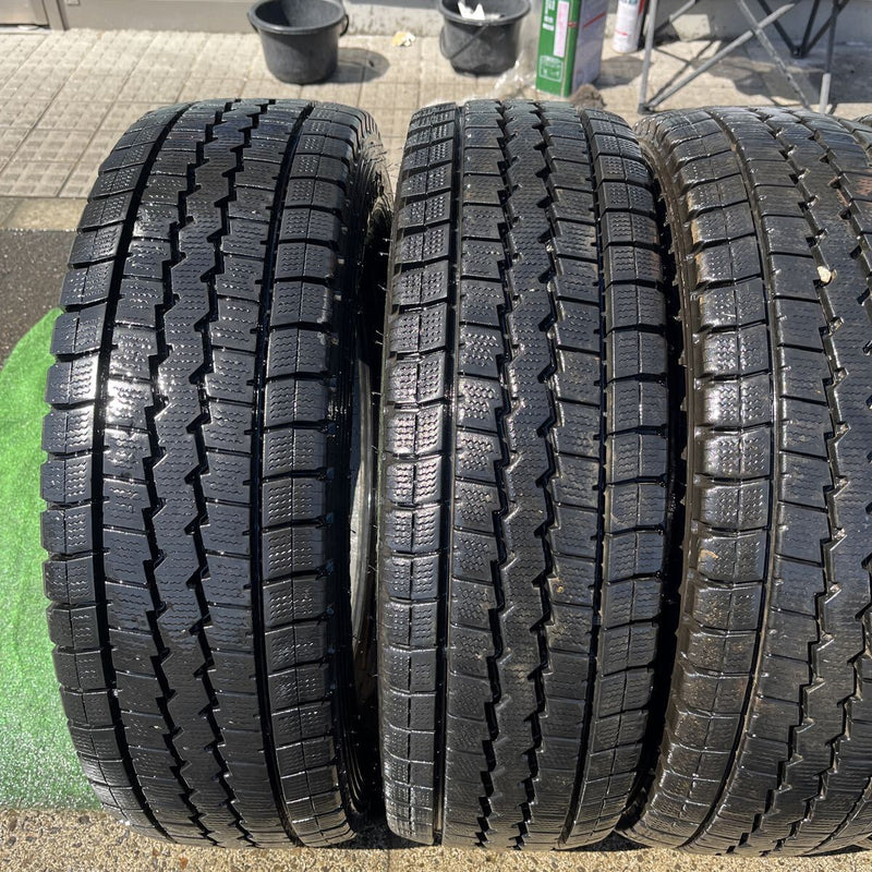 205/70R16 DUNLOP WM03LT 中古スタッドレス　4本セット:28000円