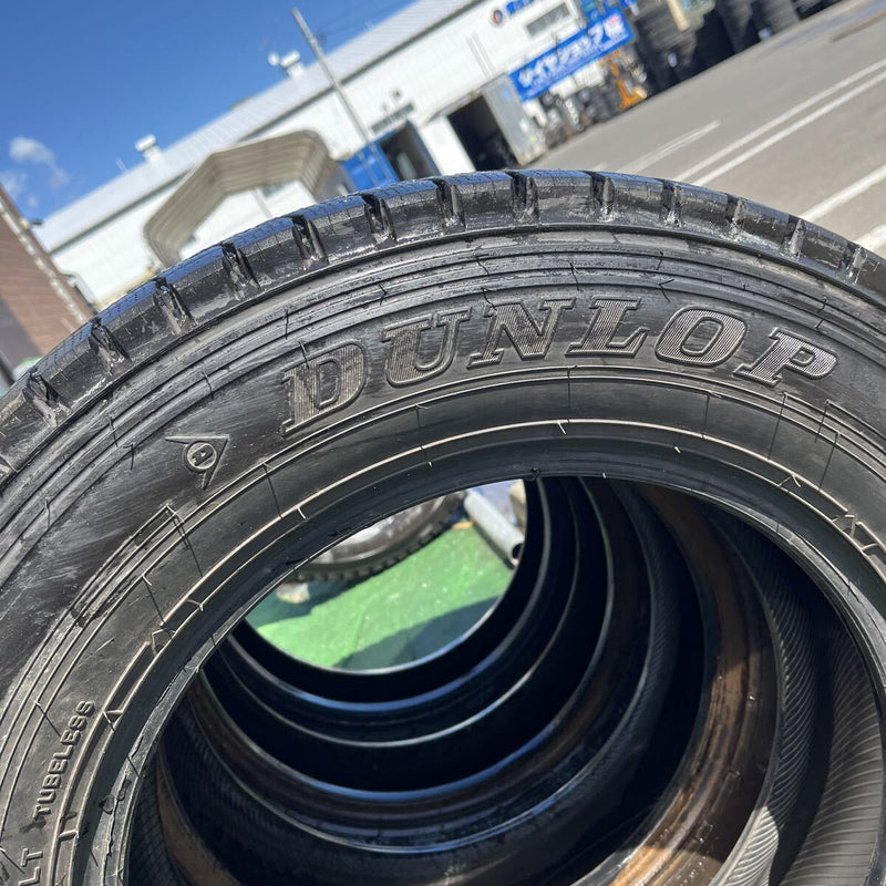 205/70R16 DUNLOP WM03LT 中古スタッドレス　4本セット:28000円