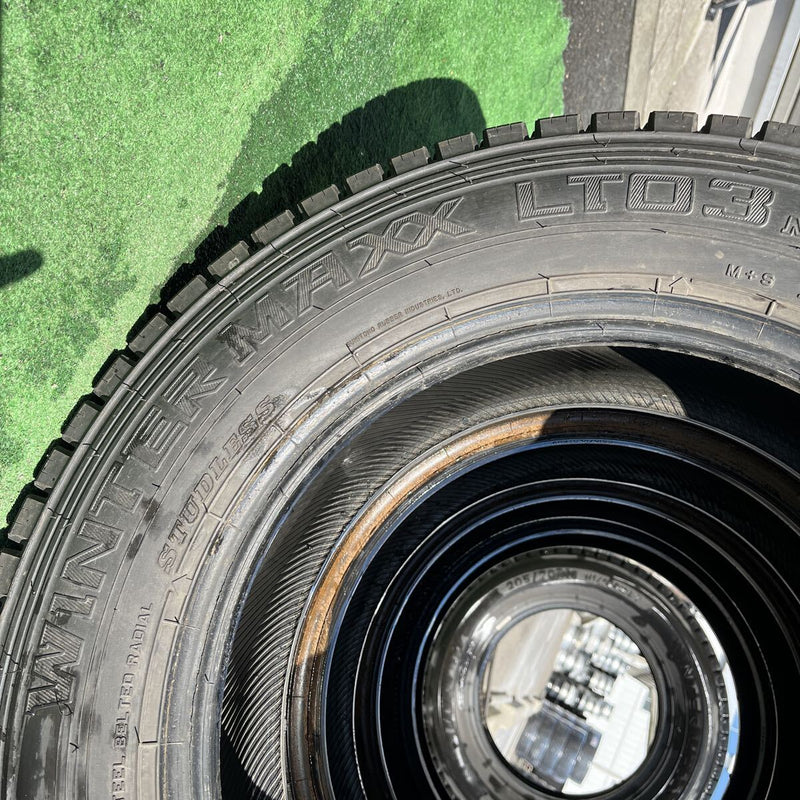 205/70R16 DUNLOP WM03LT 中古スタッドレス　4本セット:28000円