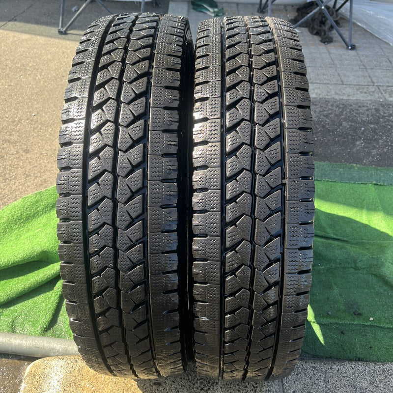 205/85R16 BRIDGESTONE W979 中古スタッドレス　2本セット:16000円
