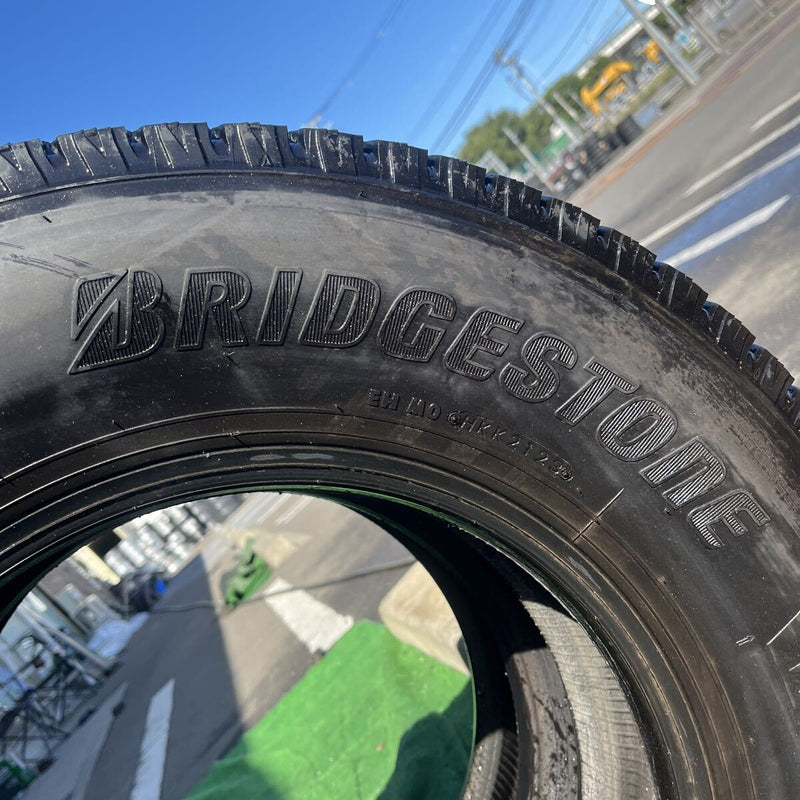 205/85R16 BRIDGESTONE W979 中古スタッドレス　2本セット:16000円