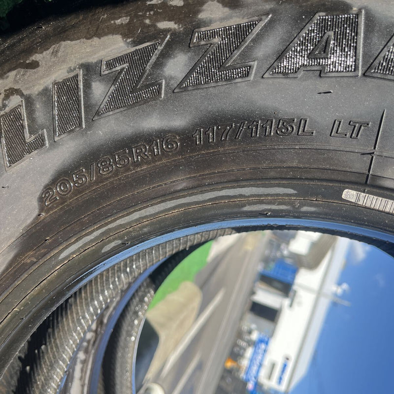 205/85R16 BRIDGESTONE W979 中古スタッドレス　2本セット:16000円