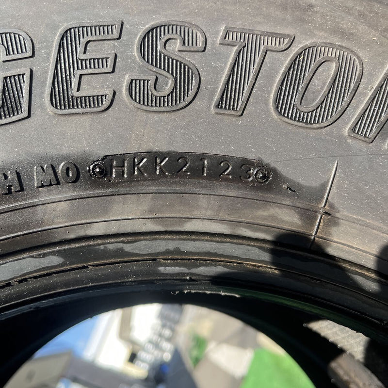 205/85R16 BRIDGESTONE W979 中古スタッドレス　2本セット:16000円