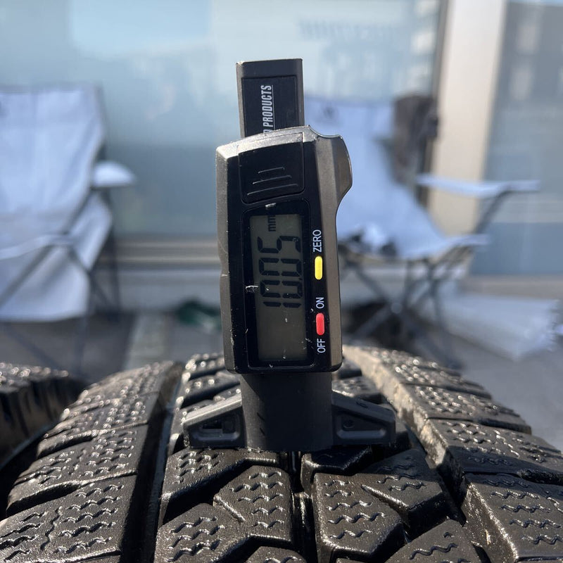 205/85R16 BRIDGESTONE W979 中古スタッドレス　2本セット:16000円