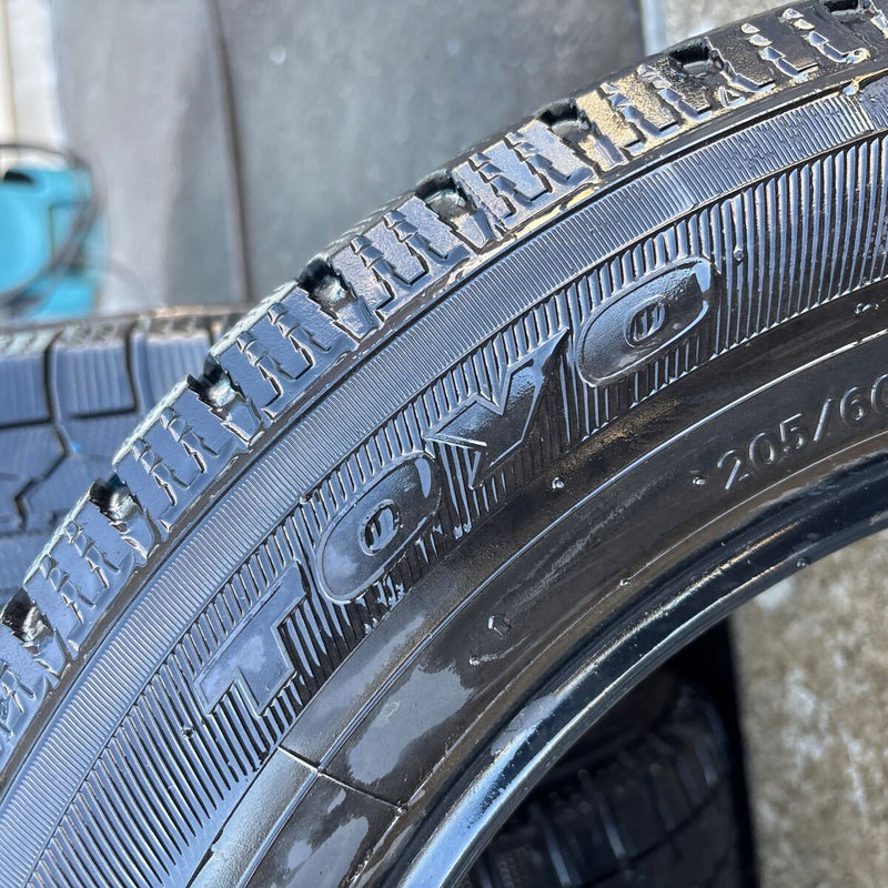 205/60R16 TOYO GIZ 中古スタッドレスタイヤ４本セット:24000円