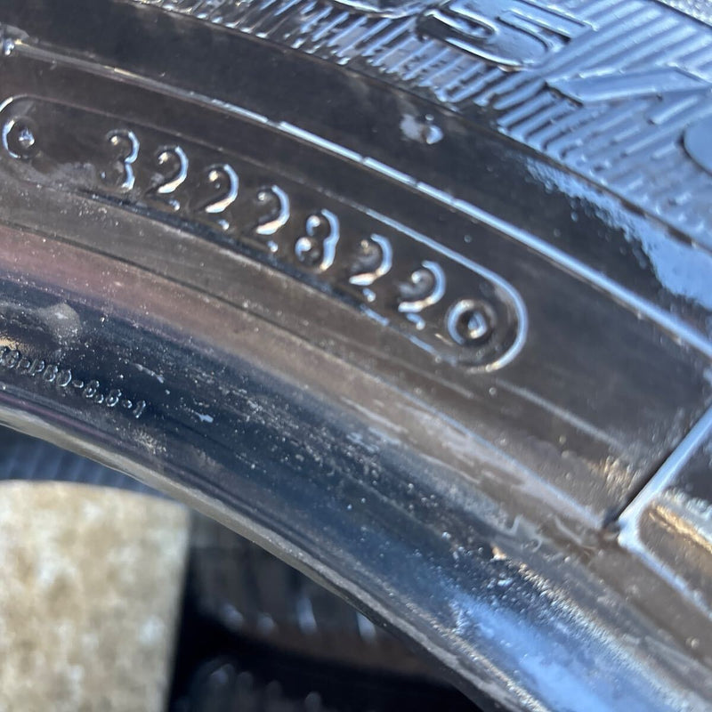 205/60R16 TOYO GIZ 中古スタッドレスタイヤ４本セット:24000円