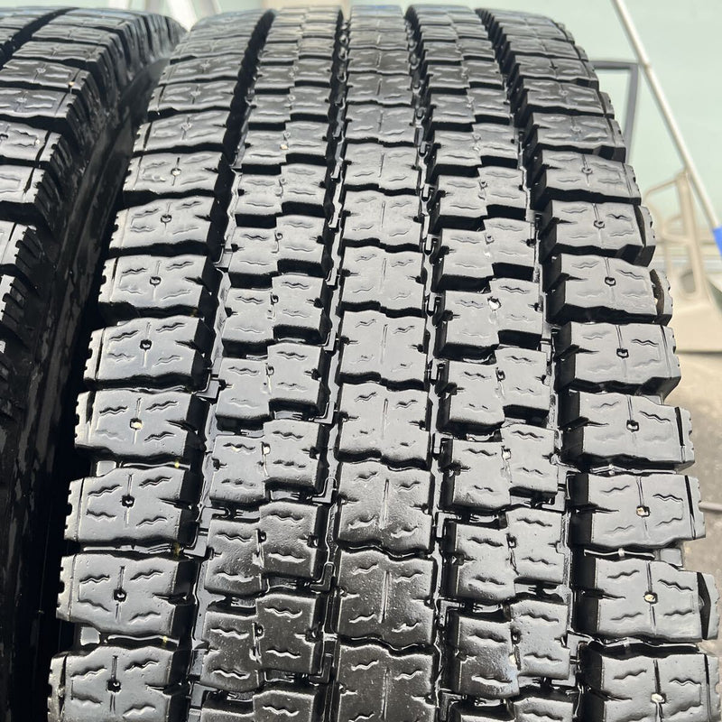 11R22.5 TOYO, M929 激安美品　　4本セット:68,000円