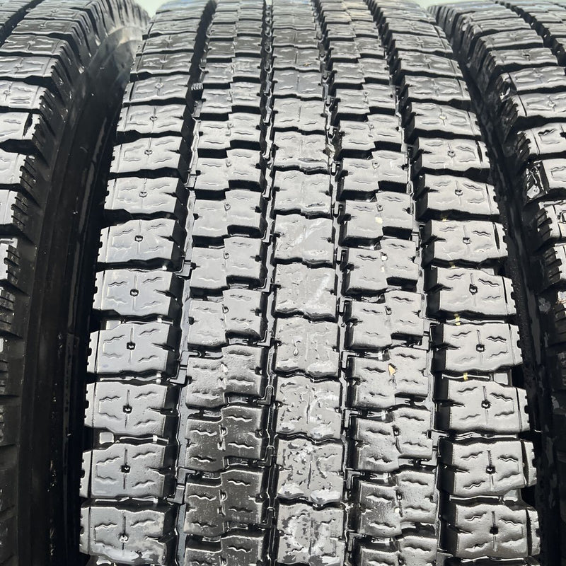 11R22.5 TOYO, M929 激安美品　　4本セット:68,000円