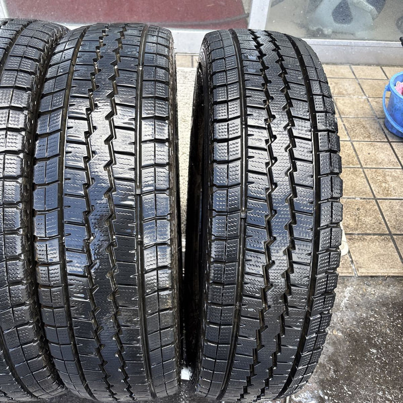 195/80R15 DUNLOP SV01 中古スタッドレス　4本セット:18000円