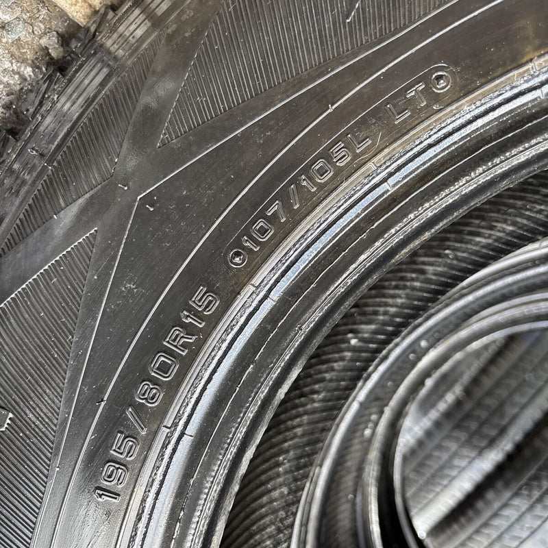 195/80R15 DUNLOP SV01 中古スタッドレス　4本セット:17000円