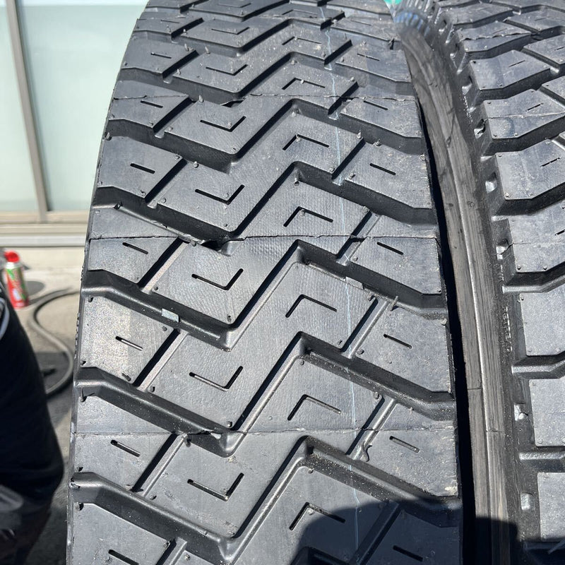 11R22.5 16PR 中古再生ゲタ山　ダンプ用　バリ溝　激安美品　　8本:124,000円