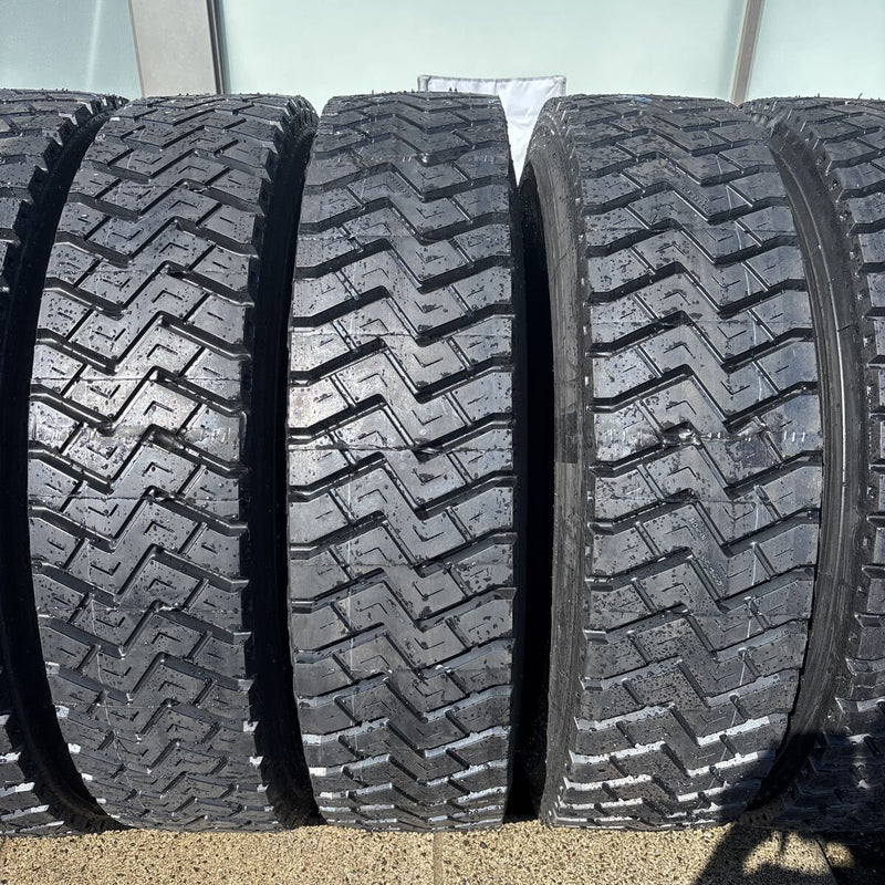 11R22.5 16PR 再生ゲタ山　ダンプ用　イボ付　8本セット:124000円