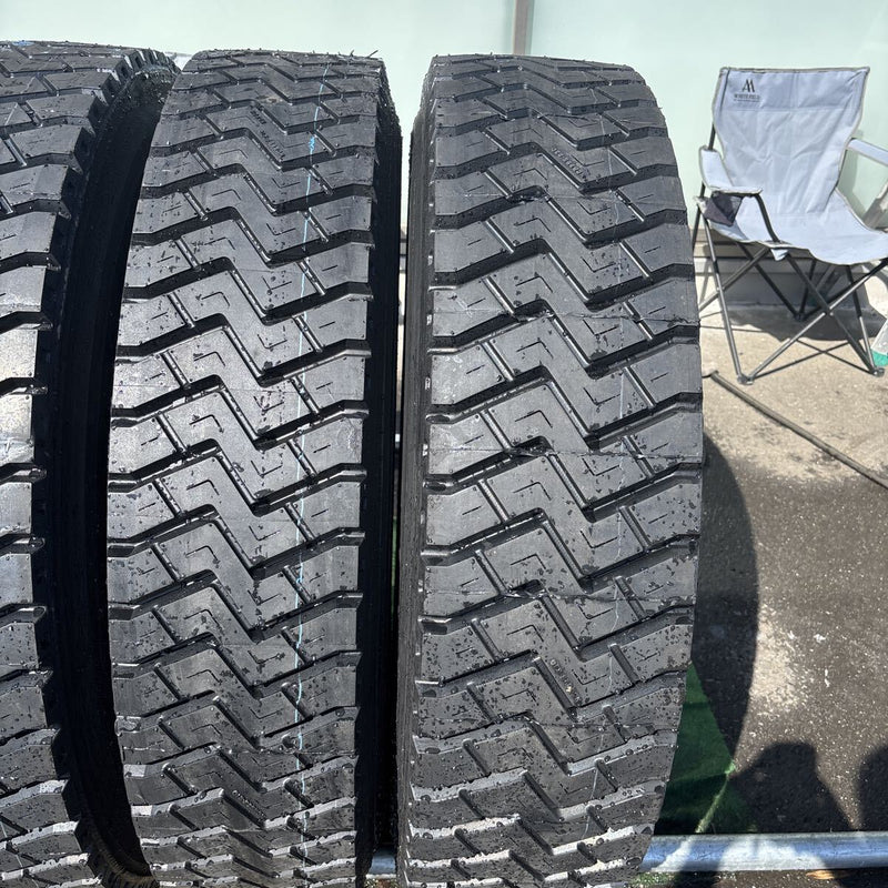 11R22.5 16PR 再生ゲタ山　ダンプ用　イボ付　8本セット:124000円