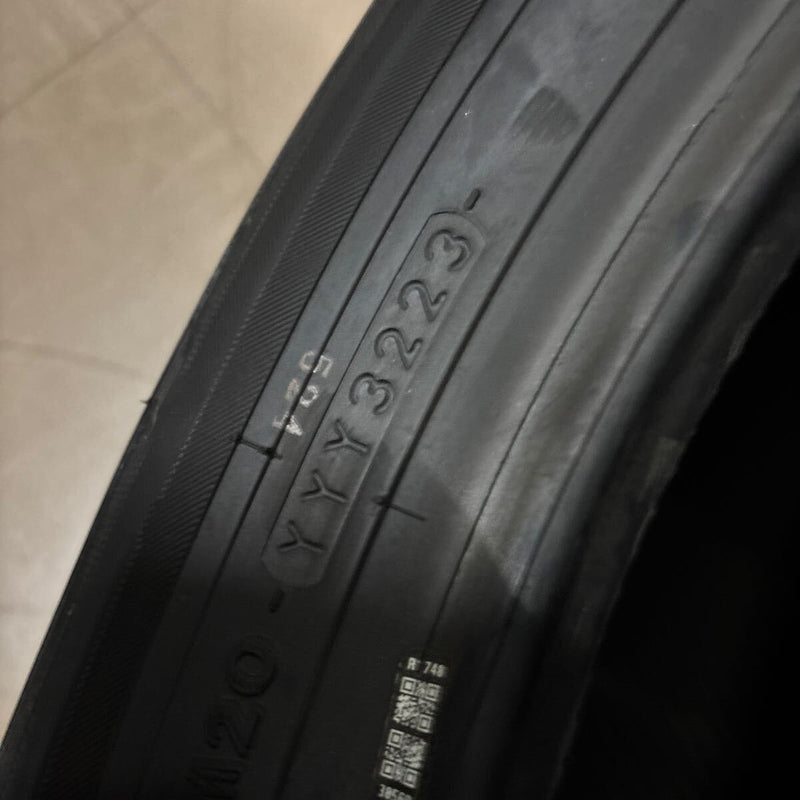 205/60R16 、YOKOHAMA スタッドレスタイヤ　在庫処分　2023年 未使用品　4本セット:39000円