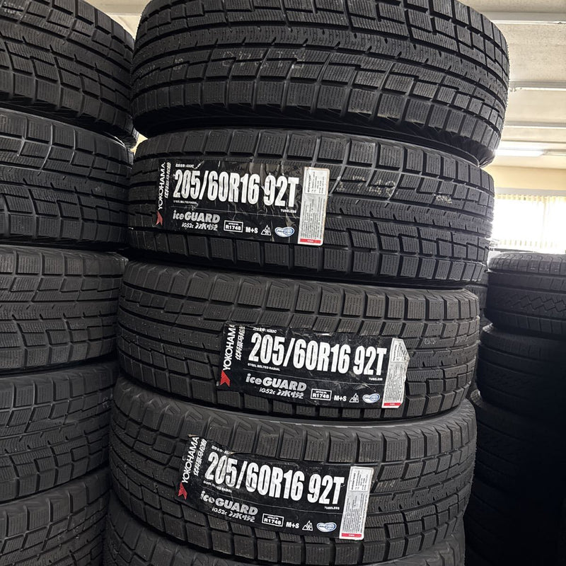 205/60R16 YOKOHAMA 未使用　2023年　在庫処分　　　スタッドレスタイヤ　4本セット:39000円