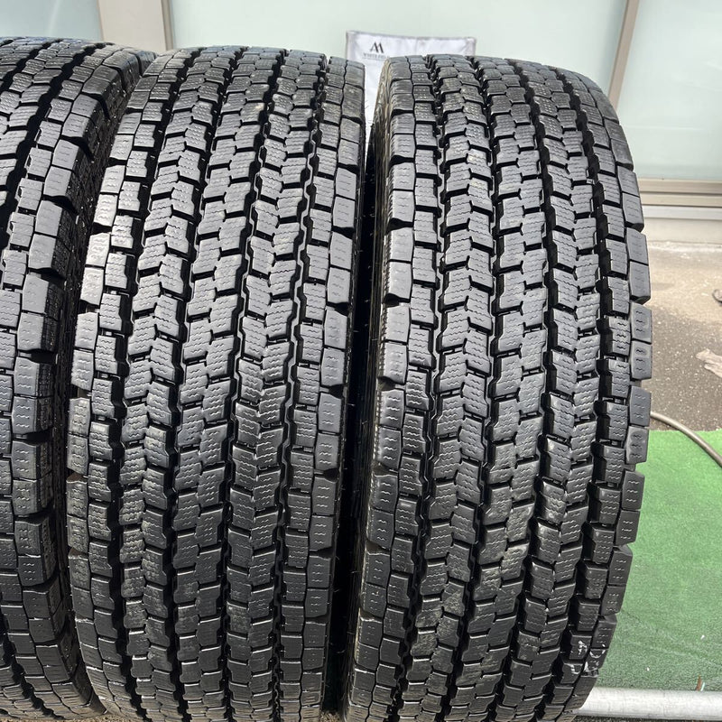295/80R22.5 YOKOHAMA 905W 中古スタッドレス ４本セット:89000円