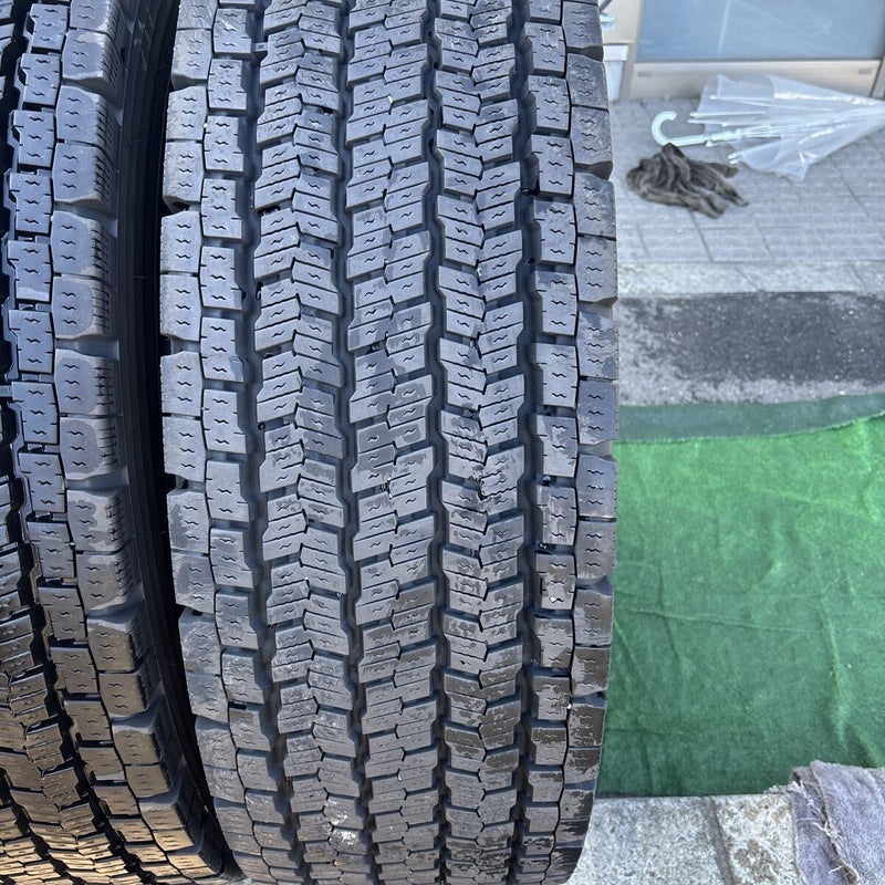 295/80R22.5. 153/150J. YOKOHAMA. 905W. 2024年製　　激安美品　2本セット:42000円