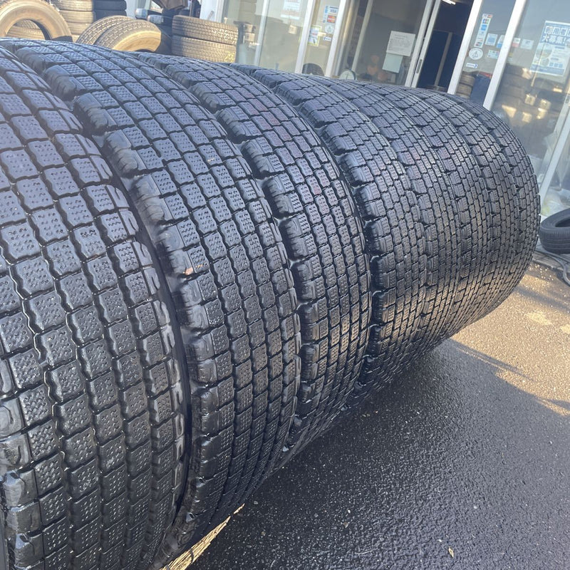 11R22.5 ブリヂストン　地山中古　激安美品　2020年UP 8本セット:14万4000円