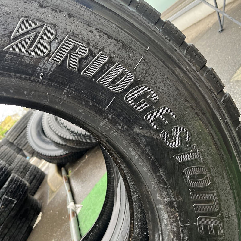 275/80R22.5 BRIDGESTONE M801 ミックスタイヤ　2本セット:55000円