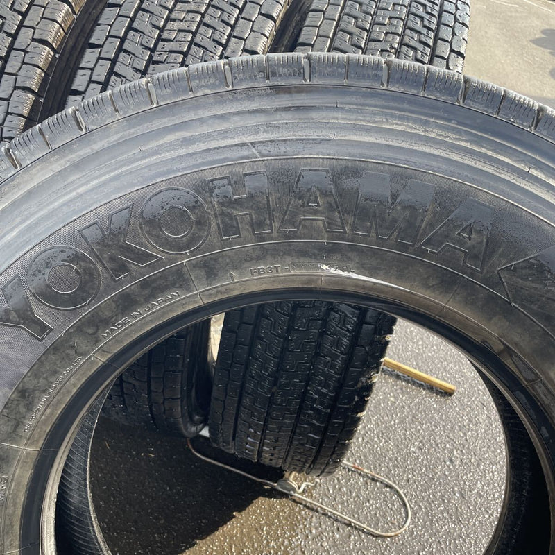 11R22.5 ヨコハマ　 16PR 激安美品　中古地山　　　　4本セット: 68000円