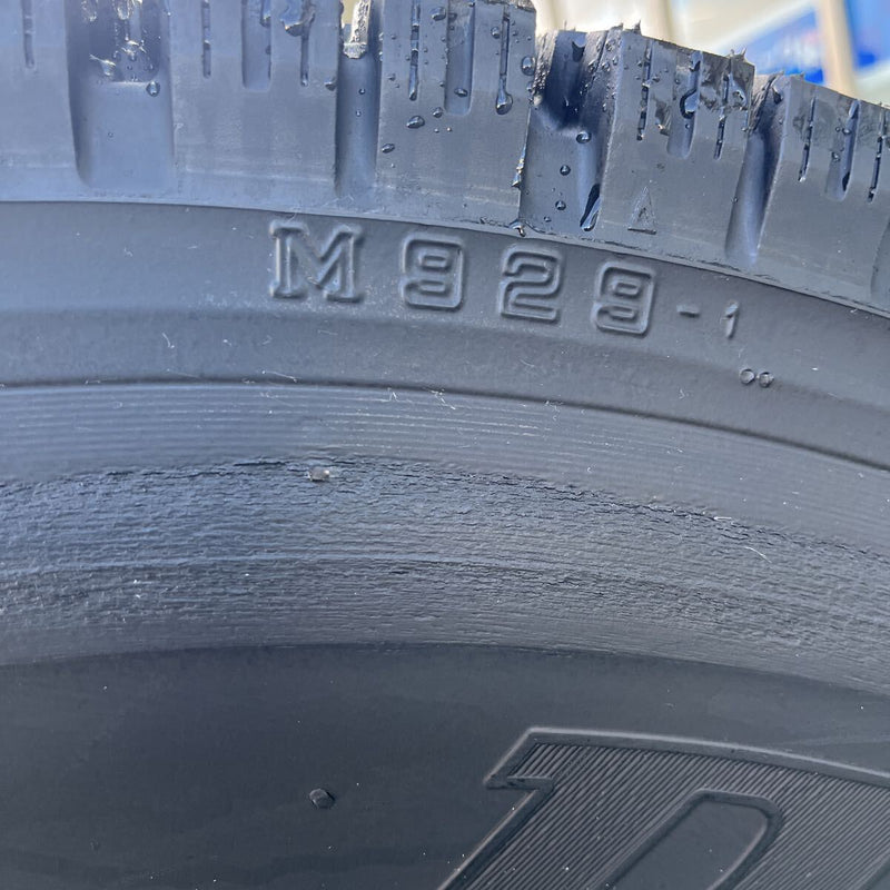 11R22.5 再生スタッドレス新品　M929 激安美品　4本セット:96,000