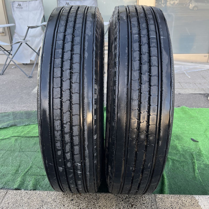 225/80R17.5 BRIDGESTONE, R225 激安美品2021年製 2本セット:12,000円