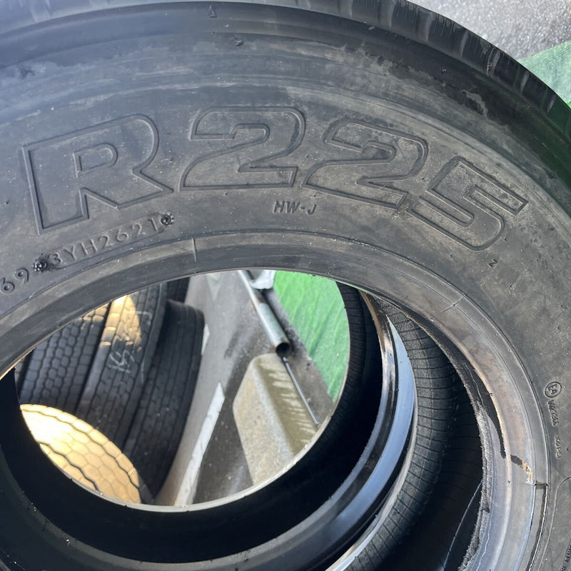 225/80R17.5 BRIDGESTONE, R225 激安美品2021年製 2本セット:12,000円