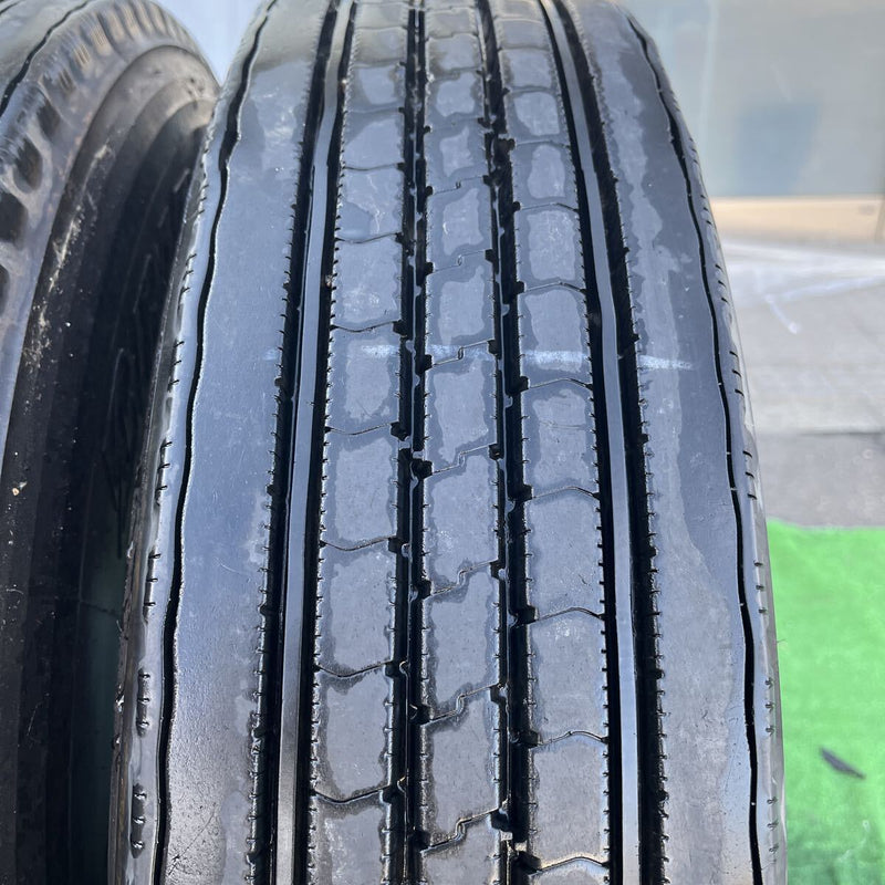 225/80R17.5 BRIDGESTONE, R225 激安美品2021年製 2本セット:12,000円