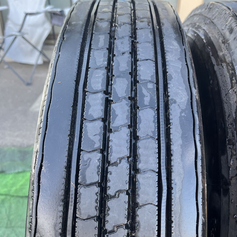 225/80R17.5 BRIDGESTONE, R225 激安美品2021年製 2本セット:12,000円