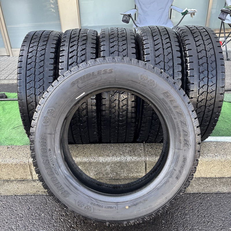 205/60R17.5 BRIDGESTONE W979 中古スタッドレスタイヤ６本セット:30000円