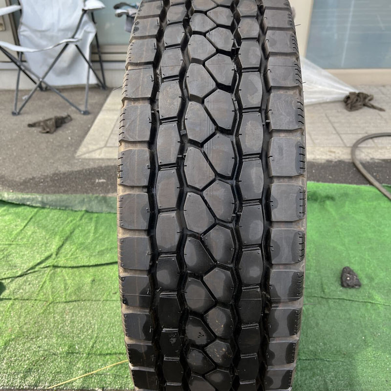 245/70R19.5 BRIDGESTONE, M801 激安美品　　2024年製 イボ付　1本:25,000円