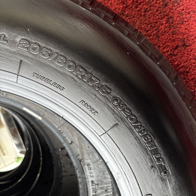 205/80R17.5 BRIDGESTONE R202 、年式：2025年、ほぼ新品　6本セット:58000円