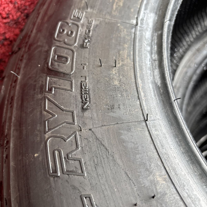 205/85R16 ヨコハマ RY108 イボ付 ほぼ新品 6本セット:49000円