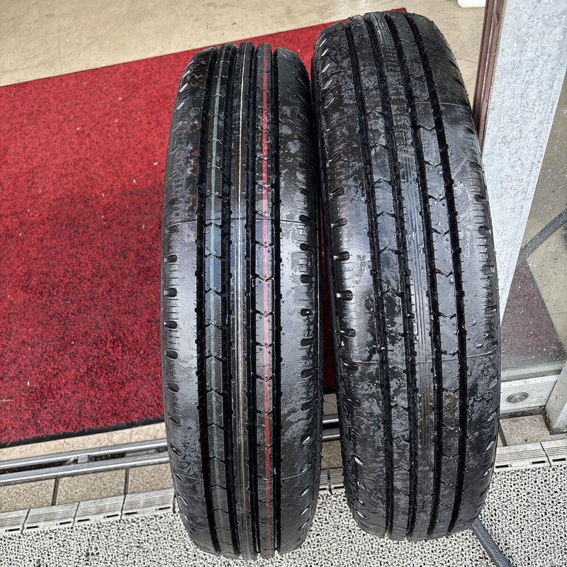 205/80R17.5 LT ブリヂストン R202 イボ付 2025年製 2本セット:18000円